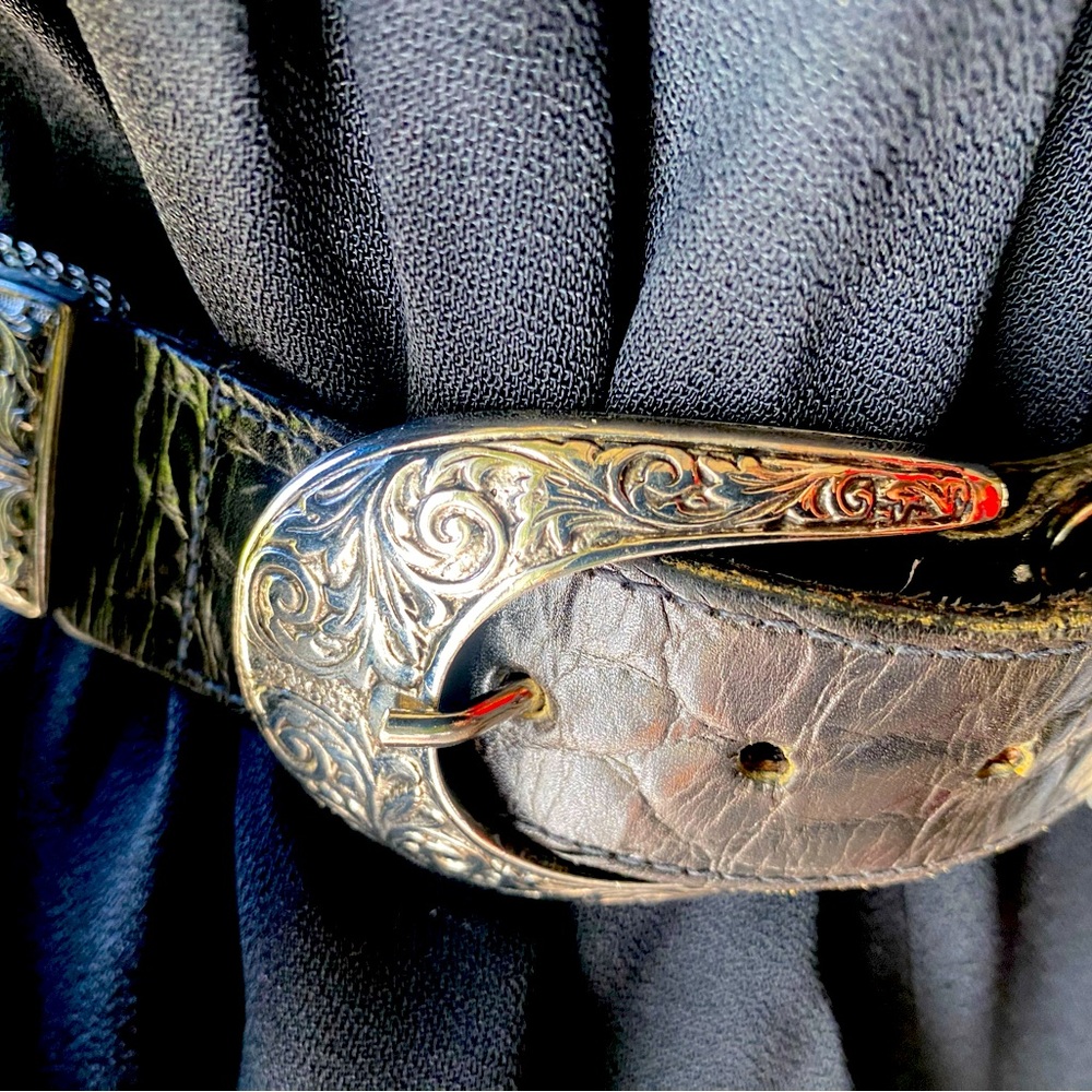 Gold-Tone Decorative Chain Belt - Women's Accessory
